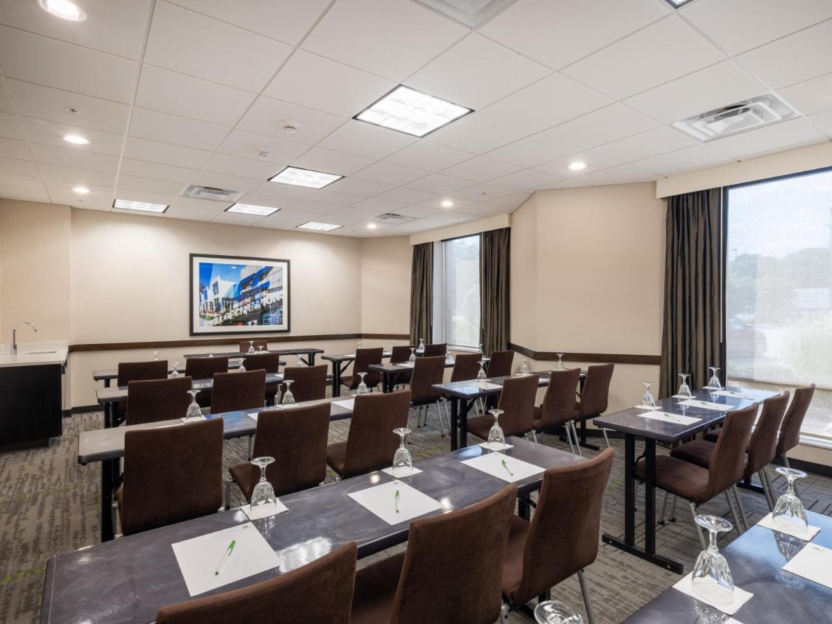 Holiday Inn Greensboro Coliseum By Ihg Zewnętrze zdjęcie
