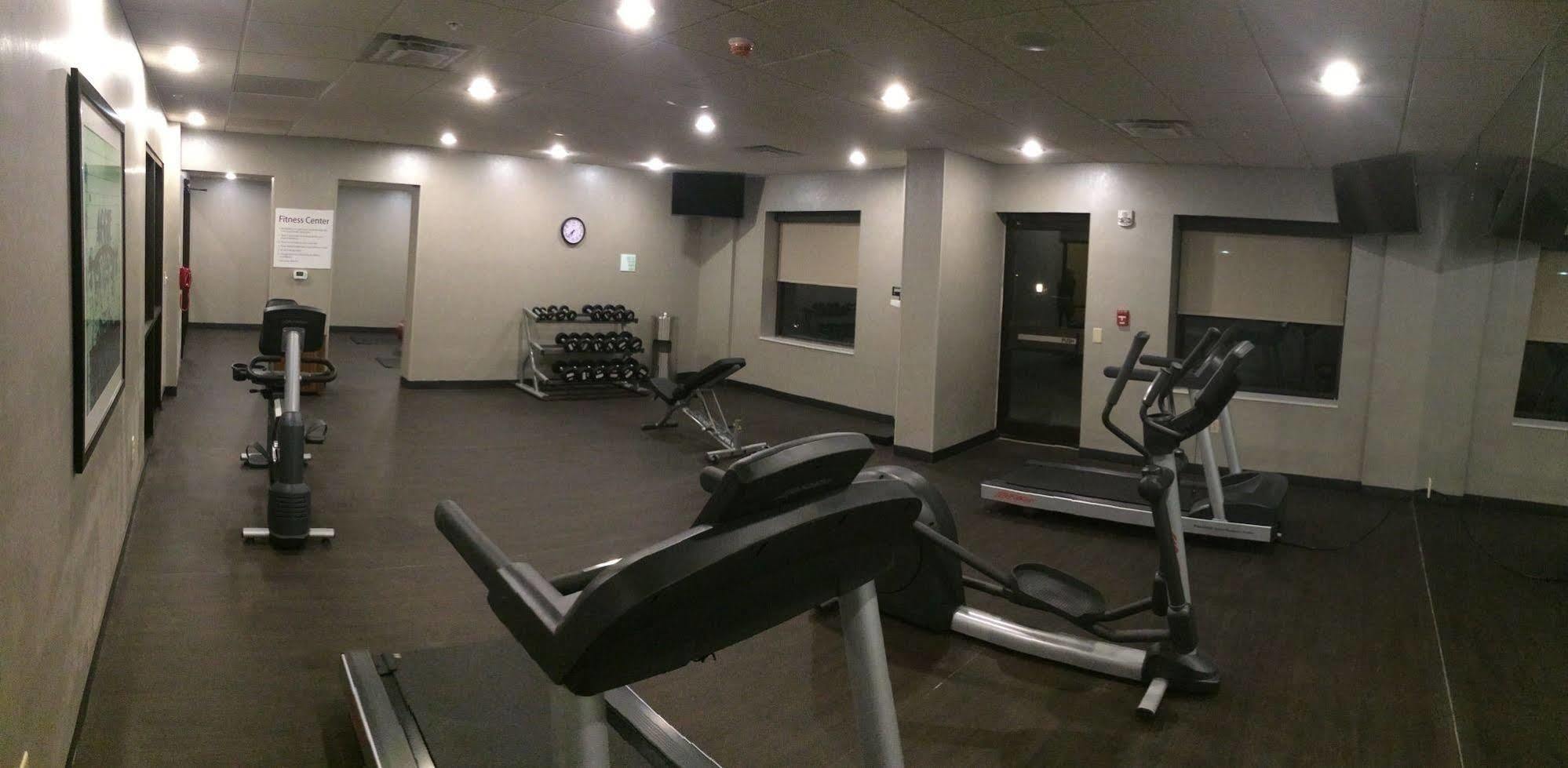 Holiday Inn Greensboro Coliseum By Ihg Zewnętrze zdjęcie